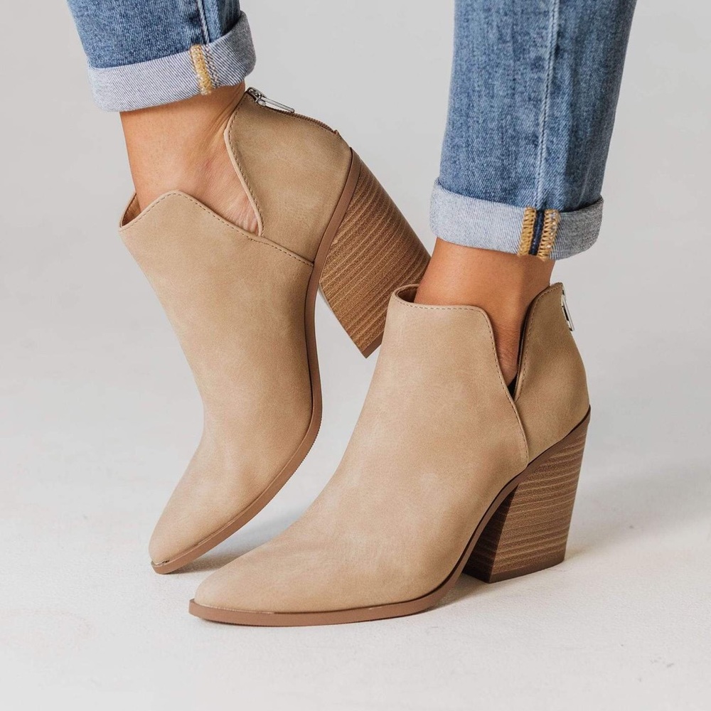 Lucy Avenue Bonnie Heel Booties - Camel - Size 10